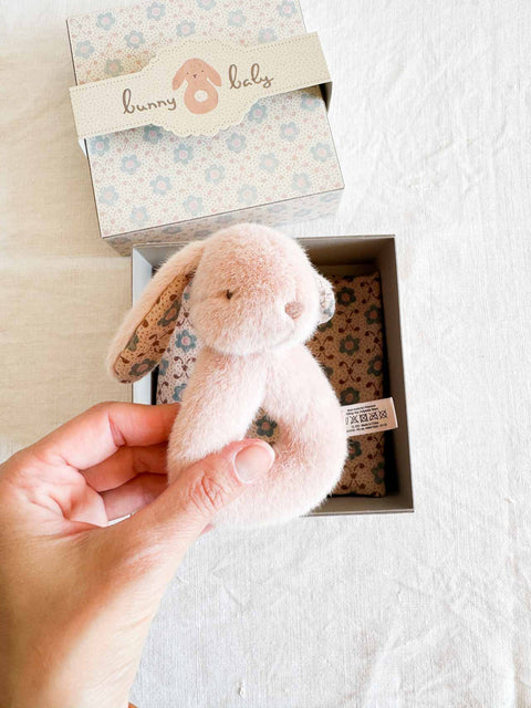 Coffret hochet lapin rose