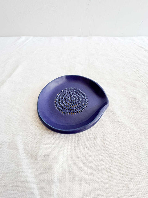 Gratte ail bec verseur - Bleu