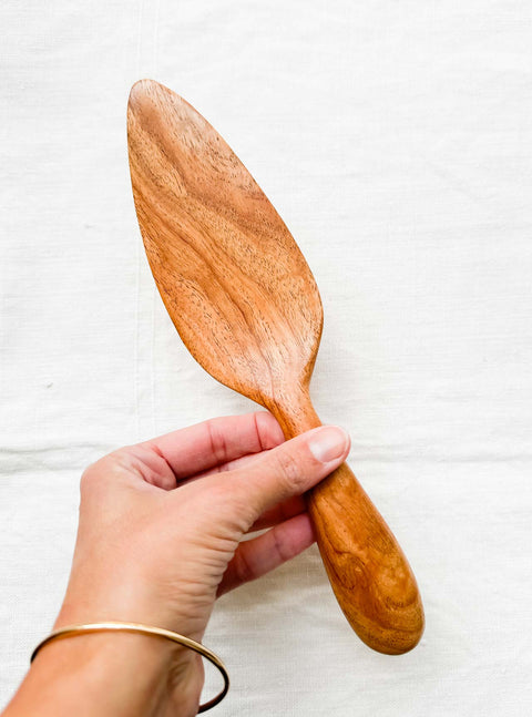 Couvert à gâteau en bois