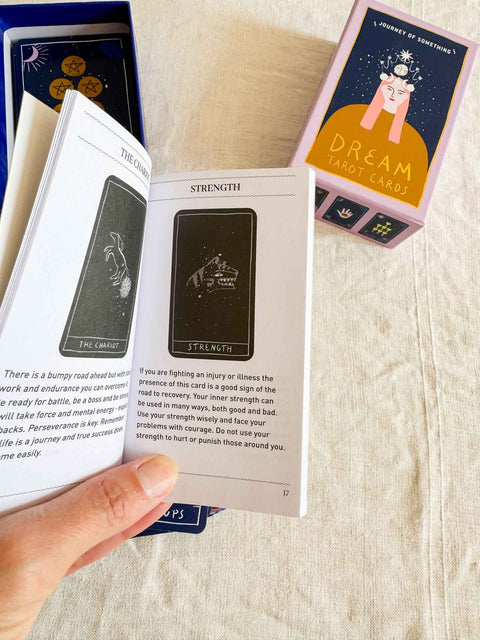 Guide et cartes de tarot