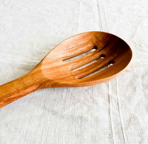 Cuillère en bois striée