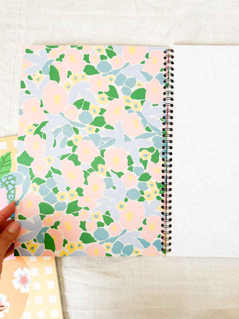 Carnet de coloriage Salut irène