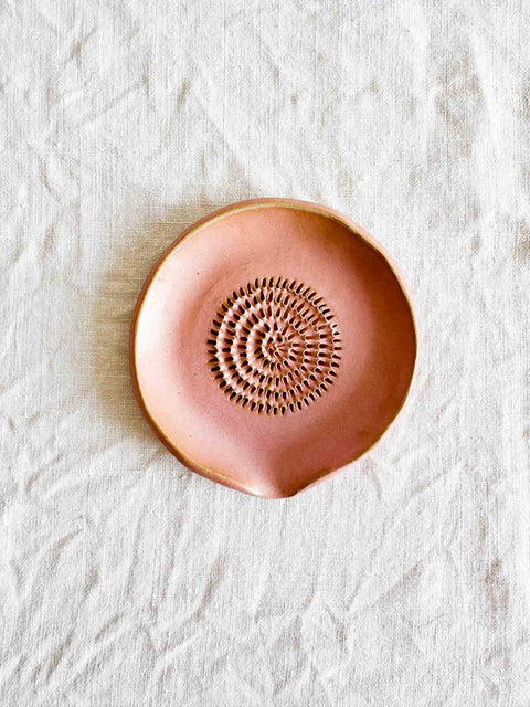 Gratte ail bec verseur - Rose