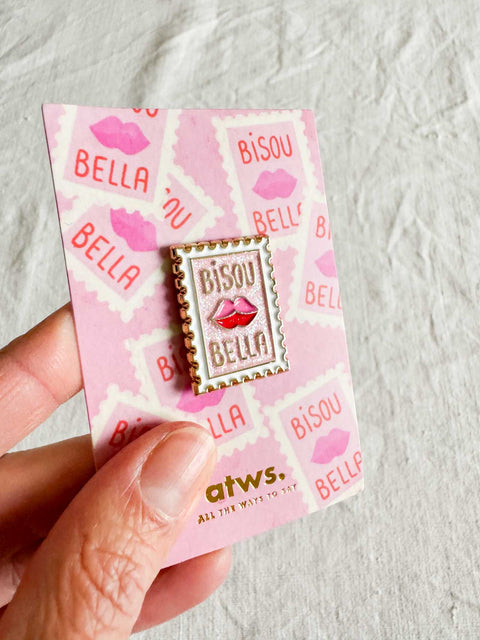Pin's Bisou bella