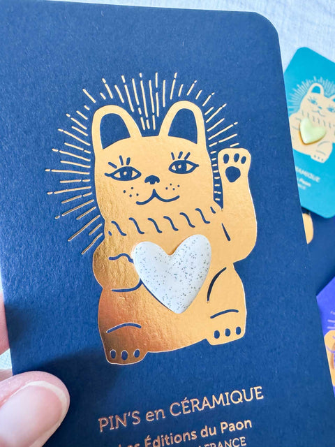 Pin's Lucky cat coeur