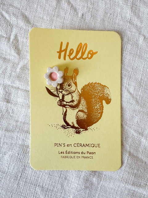 Pin's Ecureuil fleur