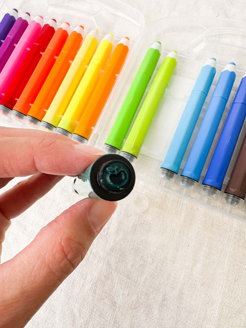 Set 18 feutres couleurs tampons