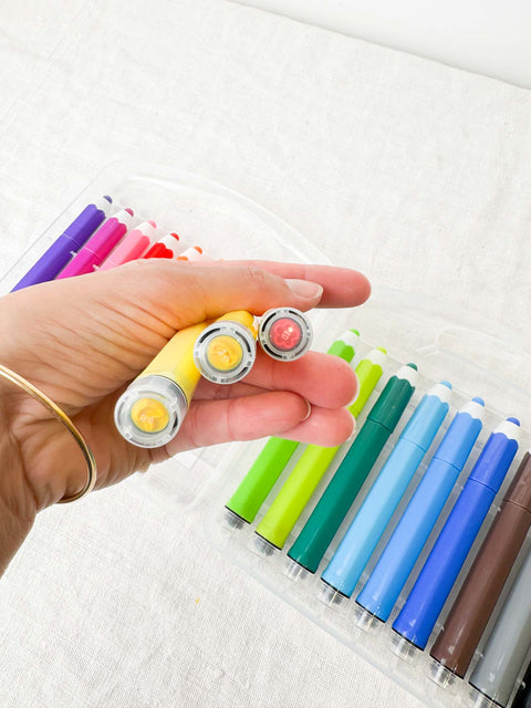 Set 18 feutres couleurs tampons