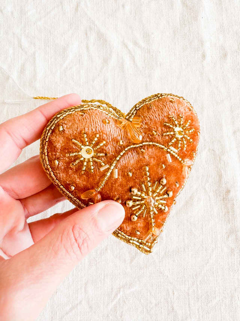 Supension Coeur brodé étoilé - Ambre