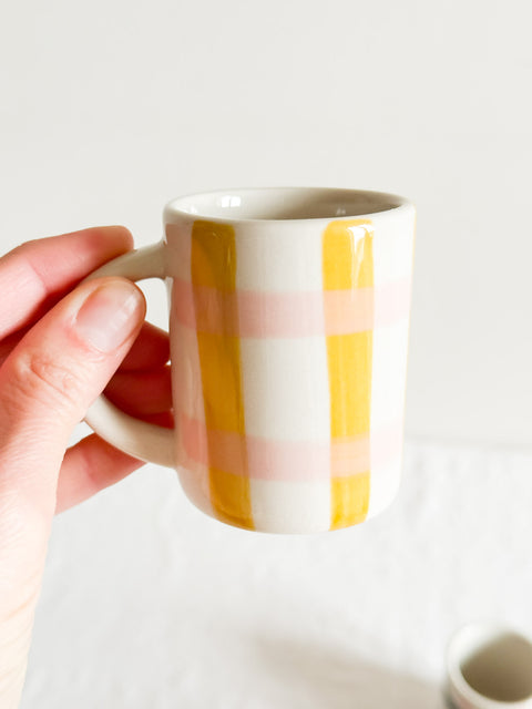 Mini tasse à carreaux