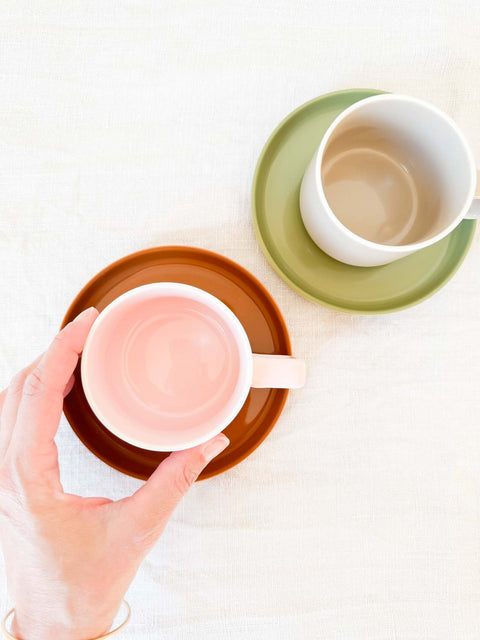 Tasse chic avec soucoupe