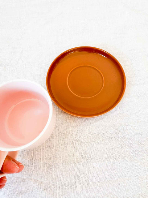Tasse chic avec soucoupe