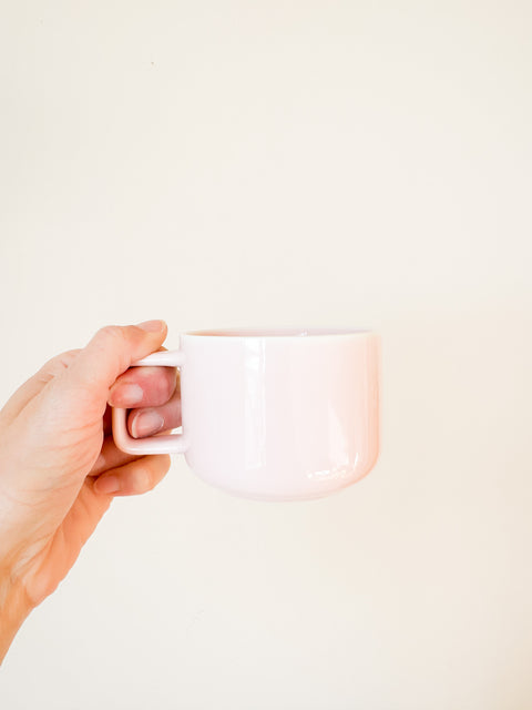 Tasse chic avec soucoupe