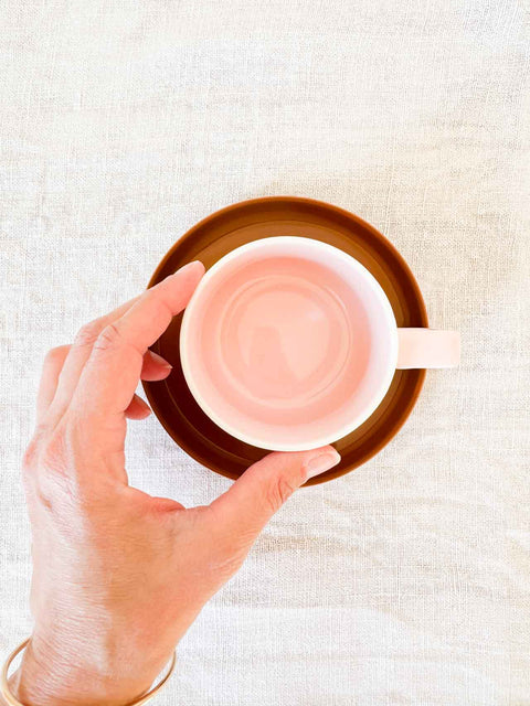 Tasse chic avec soucoupe
