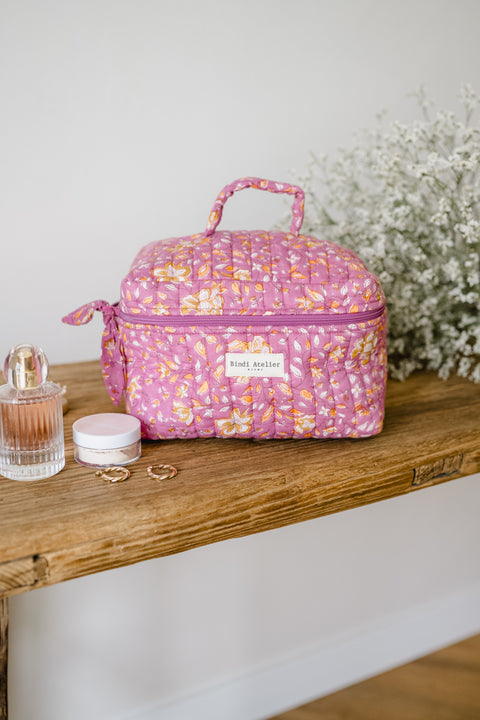 Vanity Folk story Pink